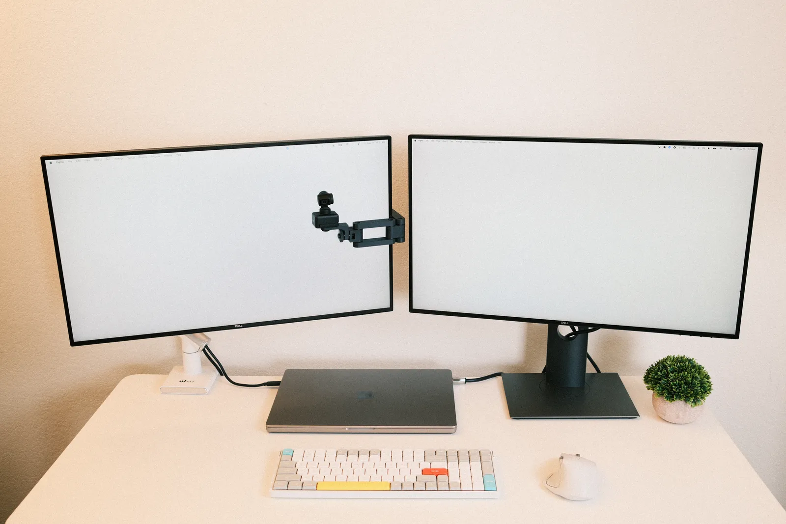 Eye Contact Webcam Arm