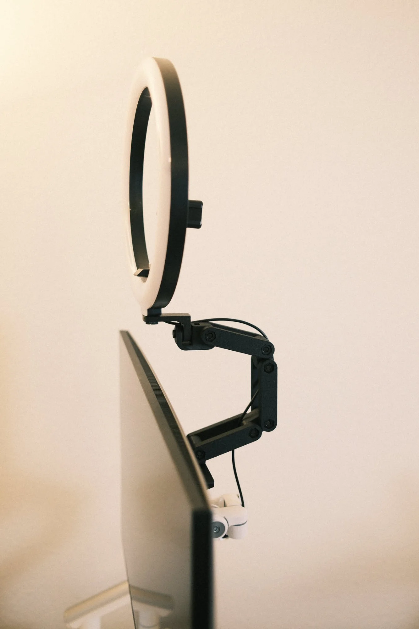 Ring light mounted on Link Arm