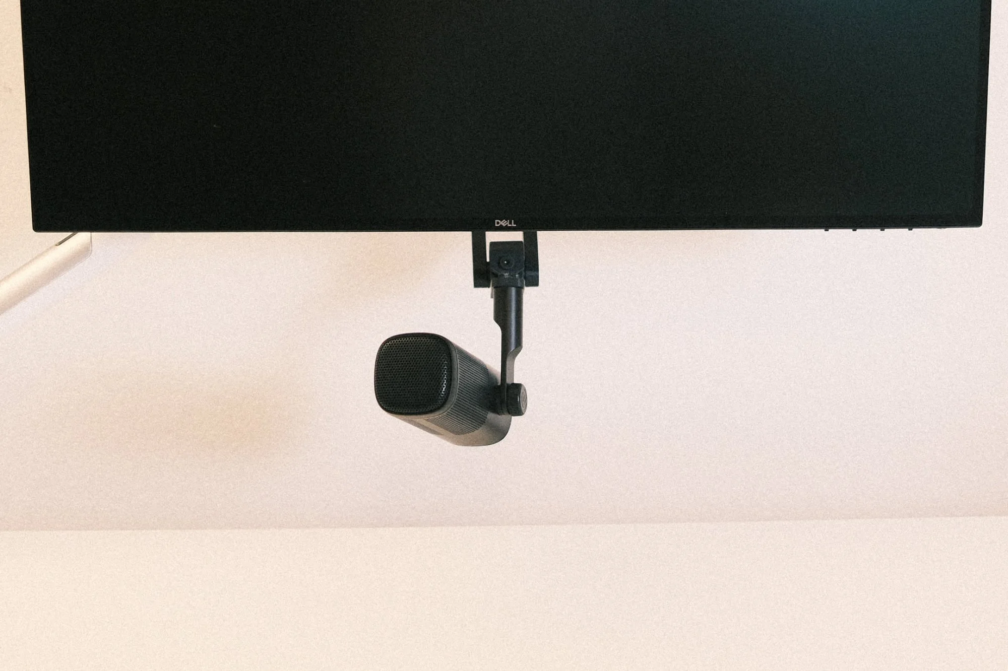 Microphone mounted on Link Arm